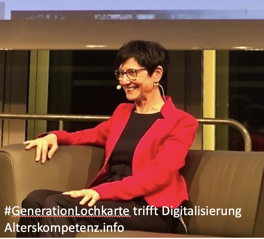 Das Foto zeigt Ria Hinken beim Talk im SWR Studie in Freiburg